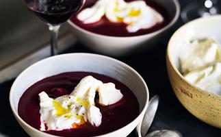 Beetroot soup with burrata
