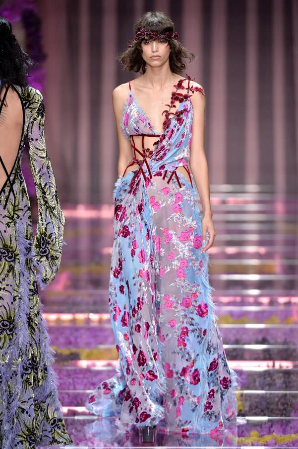 Versace haute couture Autumn Winter 2015 | Harper's BAZAAR Australia