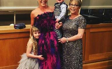How about THIS for a family portrait! Pink brings her mum and daughter to the Grammys