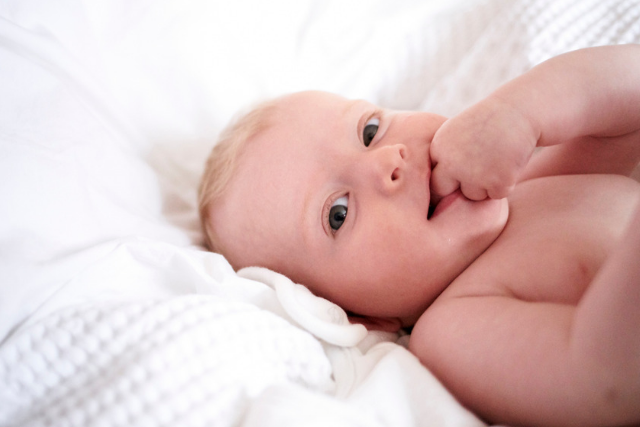 Understanding teething and thrush in your baby