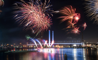 6 of the best free, family-friendly vantage spots to watch Melbourne fireworks