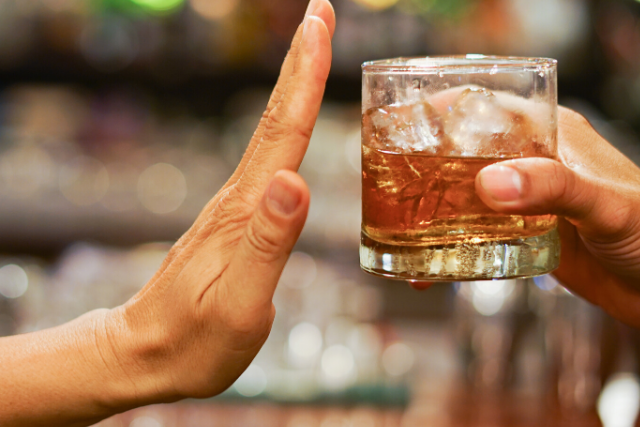 Six incredible benefits of quitting alcohol (even for just a month)