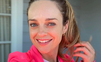 Home And Away star Penny McNamee reveals the secret "daggy" habit that keeps her camera-ready all year round