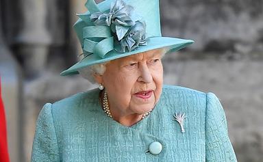 The Queen breaks from tradition to show the world where she stands on the Ukraine conflict