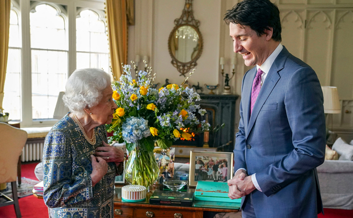 The Queen’s hidden tribute to Ukraine in her first in-person engagement since COVID-19 diagnosis