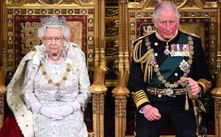 英国女王伊丽莎白二世和查尔斯三世