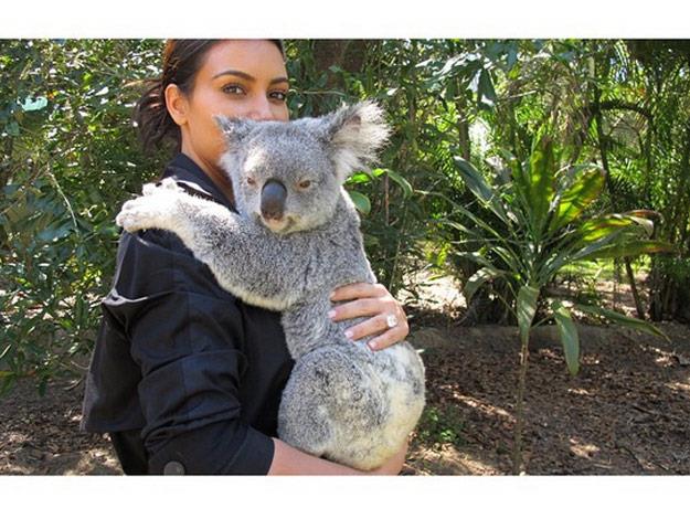 While visiting Australia Zoo in Queensland with husband Kanye West and their adorable daughter North on Monday, Kim Kardashian had a wild time getting up close and personal with some of Australia’s favourite animals.