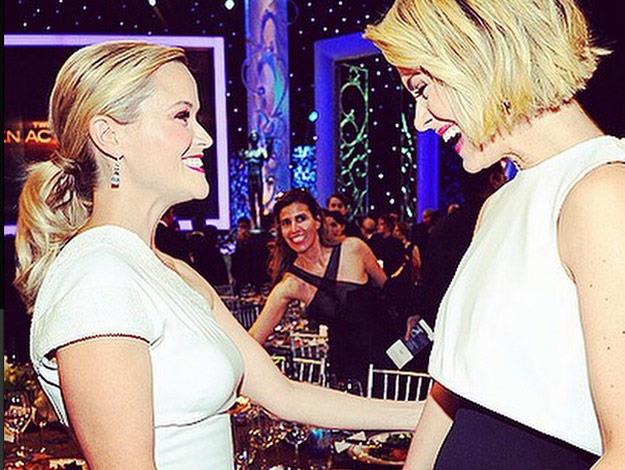 Reese Witherspoon spoted this pic saying "Best part of the #SAGawards? Catching up with friends like this talented beauty, Sarah Paulson. I feel so blessed to be a storyteller in this world. Truly. ??"