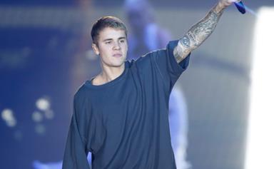 Justin Bieber gets mad at fans, storms off stage mid-concert