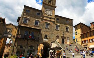 5 hilltop Tuscan towns