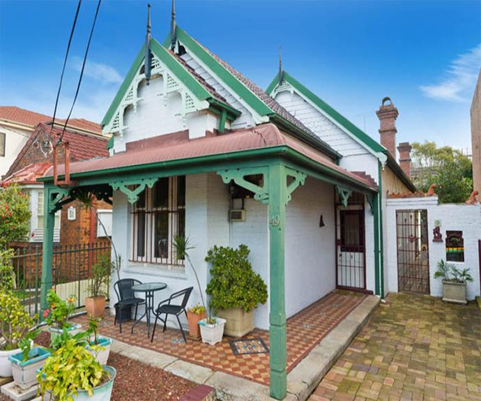 This house, [boasting 3 bedrooms, in Kensington](http://www.realestate.com.au/property-house-nsw-kensington-120059553) will cost you...