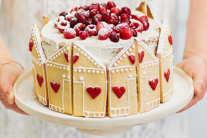 **[Shortbread layered fruit mince butter cake](https://www.sunbeamfoods.com.au/christmas-butter-cake/|target="_blank"|rel="nofollow")**
<br><br>
Looking to really wow this Christmas? Say goodbye to festive cakes of seasons past and embrace this show-stopping gingerbread-coated crowd-pleaser instead. Made with three layers, this masterpiece is held together with a delicious mix of Sunbeam Fruit Mince and thickened cream. Yum!