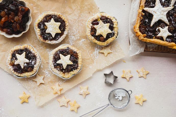 **[Mini fruit tarts](https://www.sunbeamfoods.com.au/fruit-mince-tarts/|target="_blank"|rel="nofollow")**
<br><br>
Christmas is the time to show our friends and family how much we care and what better gift than one made with love? These mini fruit tarts make the perfect coffee companion: keep a batch on hand for unexpected holiday visitors or gift them to teachers and neighbours. Made with Sunbeam Raisins, Sultanas and Currants, the [decadent mixed fruit filling](https://www.sunbeamfoods.com.au/decadent-fruit-mince/|target="_blank"|rel="nofollow") is what Christmas miracles are made of.