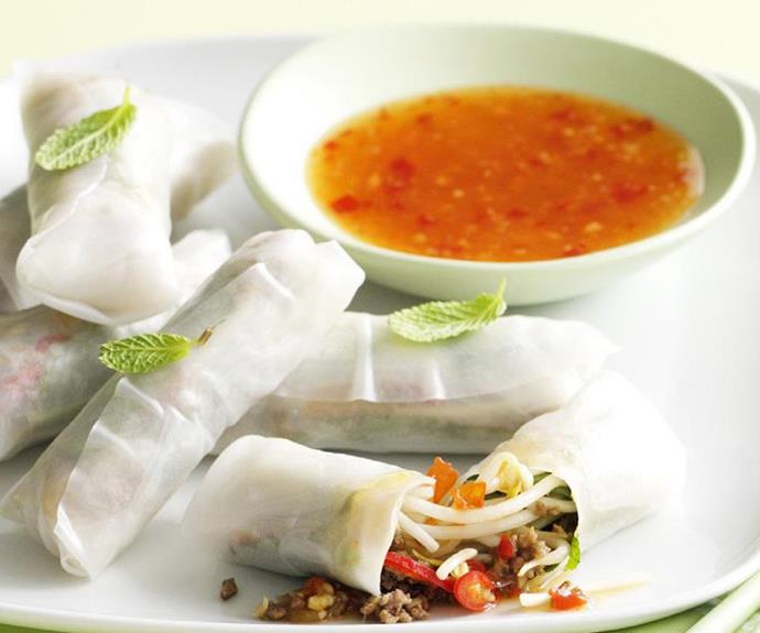 **[Lemongrass and beef rice paper rolls](https://www.womensweeklyfood.com.au/recipes/lemongrass-and-beef-rice-paper-rolls-10613|target="_blank"|rel="nofollow")** <br><br>
You'd be hard-pressed to find a party guest who was immune to the refreshing taste of rice paper rolls, making them the perfect nibble/entrée option for any Christmas party. Of course, the best way to eat them is with a spicy dipping sauce.