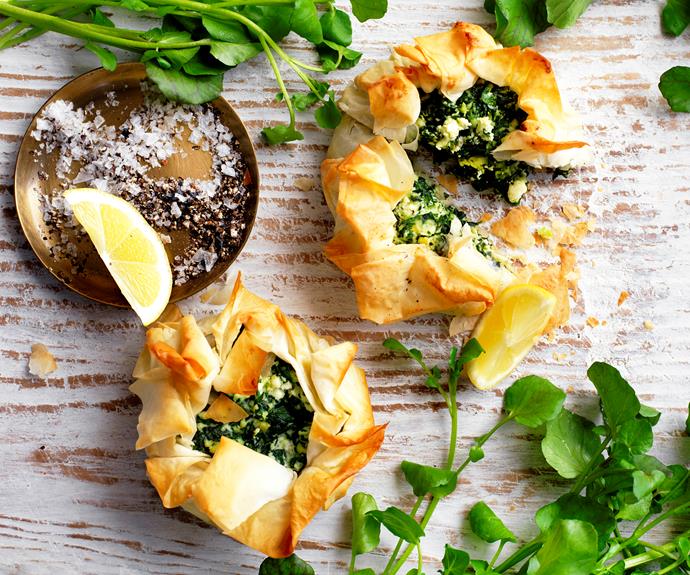 This tasty [spinach and ricotta pie](https://www.womensweeklyfood.com.au/recipes/spinach-and-ricotta-filo-pie-32854|target="_blank") made with filo pastry is very light and  can be ready in only 30 minutes. Suitable on the 2 Day Fast Diet.