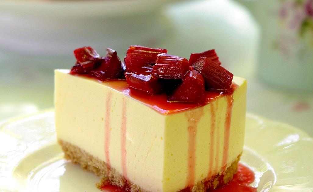 Summer lemon cheesecake with sticky rhubarb topping | Women's Weekly Food