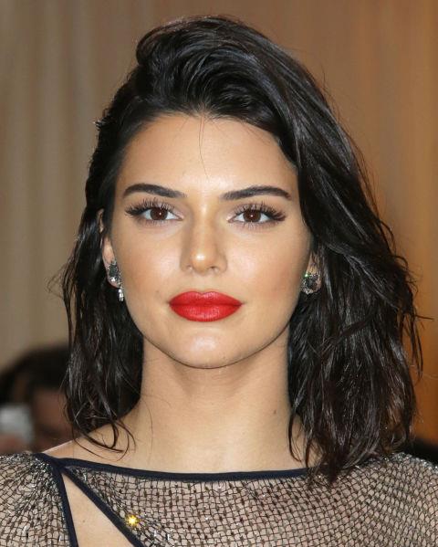 **NO.8 KENDALL JENNER**

Working uniform width straight brows with only a slight arch, Kendall Jenner's fashion brows have gained popularity.