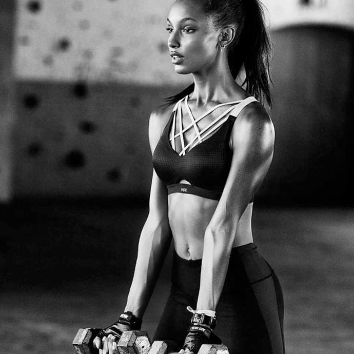 [**Fitly**](https://www.facebook.com/fitlybot/)
<br><BR>
**Best for:** Workouts customised to your fitness level and the area you’d like to target.
<br><br>
Image: [*@jastookes*](https://www.instagram.com/jastookes)
