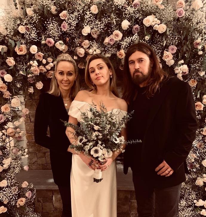Cyrus with her parents Tish and Billy Ray Cyrus. Via [@billyraycyrus](https://www.instagram.com/billyraycyrus/|target="_blank"|rel="nofollow")