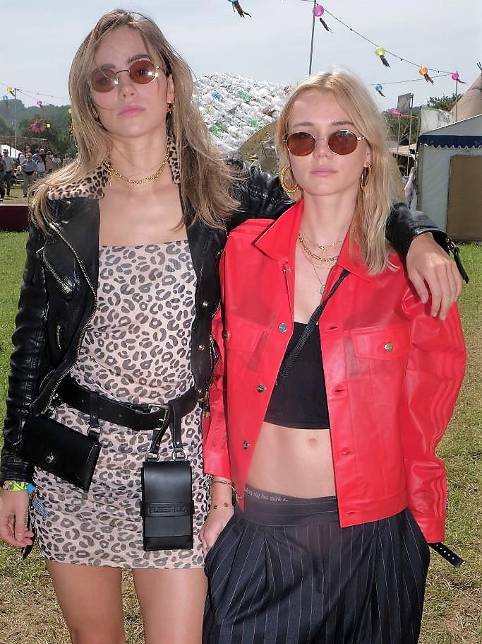 **Suki and Imogen Waterhouse**
<br><br>
British model Suki Waterhouse has a mini-me: her younger sister, Imogen, who is two years her junior. Unsurprisingly given her flawless skin and blonde locks, Imogen, who goes by Immy, is also an actress and model.