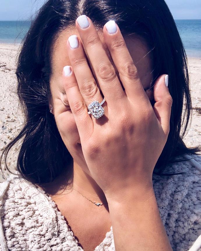 **Lea Michele**<br><br>

*Glee* star Lea Michele kept the caption simple ("Yes 💍") and ring shot sparkly in her 2018 engagement post.<br><br>

*Image via [@leamichele](https://www.instagram.com/p/BiIH1irhwxd/|target="_blank"|rel="nofollow")*