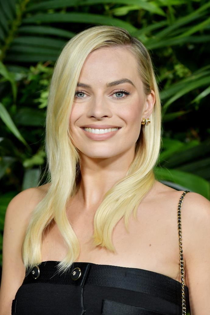 **Margot Robbie**
<br><br>
Along with Emma Stone, Margot Robbie has taken part in the Child Mind Institute's initative on supporting mental health. On May 4, Robbie shared her advice through the #WeThriveInside initiative on how she's maintaining a positive mind set during the current health crisis. In a video posted to the Child Mind Institute's [YouTube channel](https://www.youtube.com/watch?v=TkH7zgQ-1N8&feature=emb_title|target="_blank"|rel="nofollow"), Robbie explains:
<br><br>
"I just make a lot of lists... I think it is worth just to take a second to think about the things that do help put your mind at ease and give yourself the time to implement it into your day."
