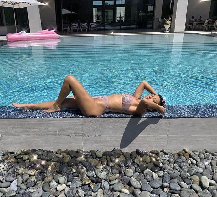 **DIET: Reducing Refined Sugars And Salt**<br><br>
 
On her lifestyle site, *[Poosh](https://poosh.com/how-to-prevent-cellulite/|target="_blank"|rel="nofollow")*, Kourtney suggests avoiding certain foods to decrease the chance of cellulite, advising against consuming large quantities of sugar, fruit, alcohol, refined flour and salt.<br><br> 

*Image: [@kourtneykardash](https://www.instagram.com/p/Bm4-1wFDK50/?taken-by=kourtneykardash|target="_blank")*