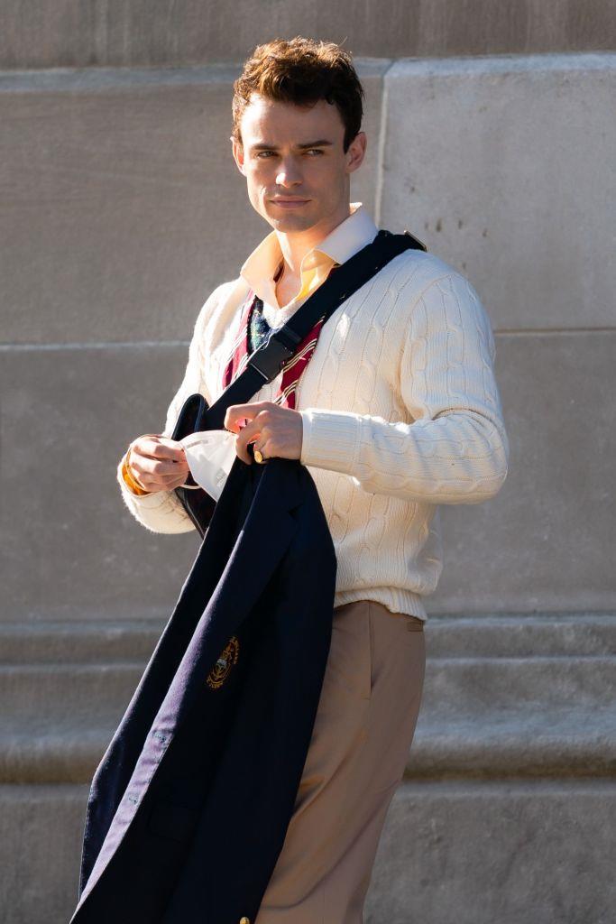 Thomas Doherty is seen filming for 'Gossip Girl' outside the Metropolitan Museum of Art in the Upper East Side on November 10, 2020 in New York City.
