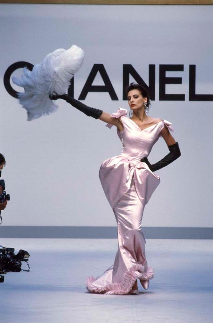 **Inès de La Fressange** <br><br>
Lagerfeld stayed close with French supermodel and It-girl de La Fressange, who was a Chanel runway staple in the 1980s.