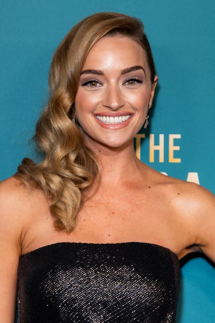 **Brianne Howey as Georgia Miller**<br><br>

The other half of *Ginny & Georgia*, 31-year-old actress Brianne Howey plays Georgia Miller, a single mother who moves her children Ginny and Austin to the town of Wellsbury for a fresh start. Howey's previous acting credits include the *Batwoman* TV series as Reagan (2019 to 2020) and *Dollface* as Alison B (2019).<br><br>

*Image: Getty*