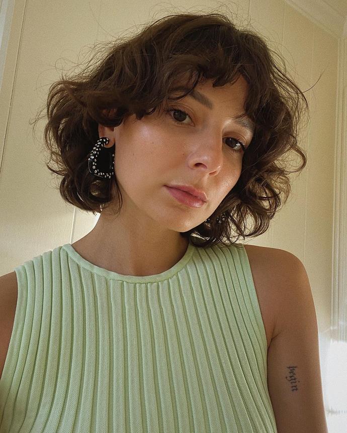 **The Soft, Feminine Shag Haircut**<br><br>

Enchance curls and cheekbones with a soft shag haircut that has the most volume around ear height. This shag is particularly flattering on curly hair.

<br><br>*Image via Instagram @alyssainthecity.*