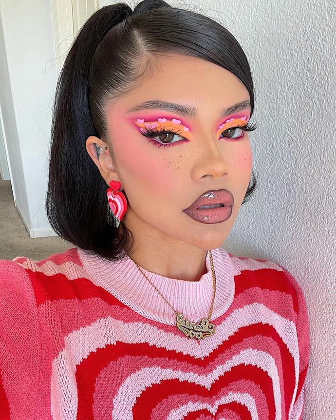 **y2k**<br><br>

The early 2000s are back. Makeup artist Stefanie Arreola resurrected Y2K-inspired hearts by using some pink, orange, and dark-red eye shadows à la *The Powerpuff Girls*, a fixture of the late 1990s and early 2000s. For more details on achieving this striking look, head over [here](https://www.instagram.com/p/CRZhx6iDsH0/|target="_blank"|rel="nofollow").<br><br>

*Image via [@stenss](https://www.instagram.com/p/CRZhx6iDsH0/|target="_blank"|rel="nofollow")*