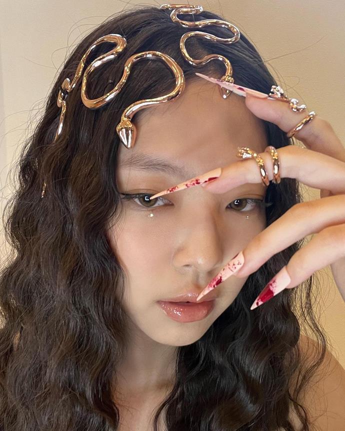 **Jennie from Blackpink**
<br><br>
There's something about Jennie's modern take on Medusa that we cannot get enough of. Unlike other iterations of the Greek mythological figure, the Blackpink star left her hair wavy and opted for snakes in her hair via chic, gold accessories. Complete with blood-ridden acrylic nails, she kept her makeup to a simple winged liner and a natural, glossy lip.
<br><br>
*Image: [@jennierubyjane](https://www.instagram.com/p/CVr6zc-FBFx/?utm_source=ig_embed&ig_rid=c7153fc9-5306-4d0d-9bcc-21a2fab856b4|target="_blank"|rel="nofollow")*