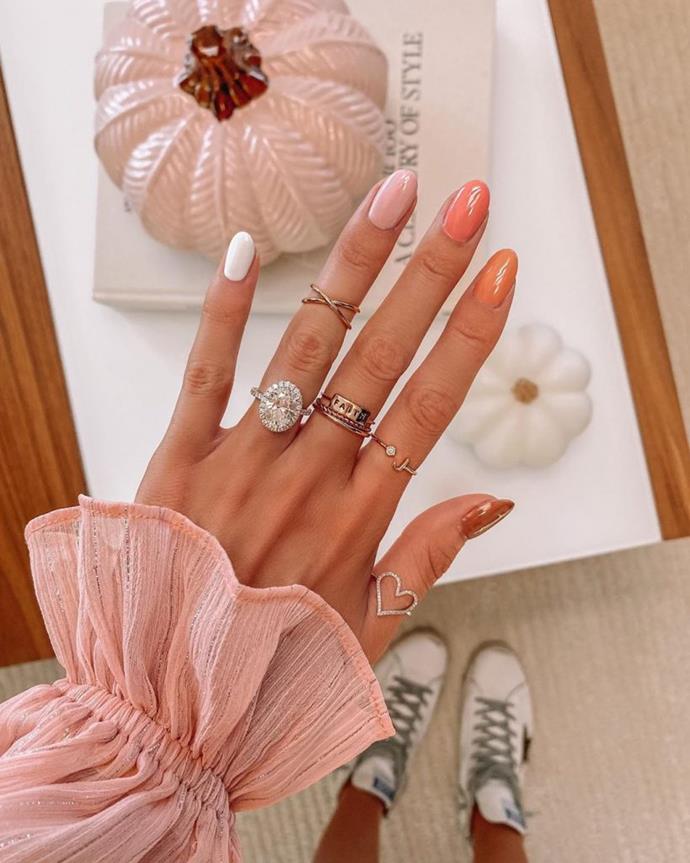**SHORT AND TIDY**
<br><br>
"Whether you opt for colour or not, I would stick to neat and tidy nails. If your nails and the skin around them are looking healthy then even bare nails will look gorgeous in your engagement shot," says Papadopoulos.
<br><br>
*Image: You Have Style*