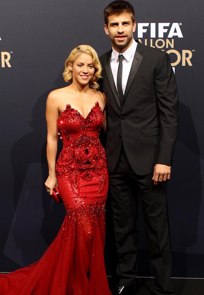 **Shakira & Gerard Pique**
<br><br>
Shakira and her husband Gerard Pique are separated by 12 inches in total, with the singer standing at 5'2" and Pique at 6'2".