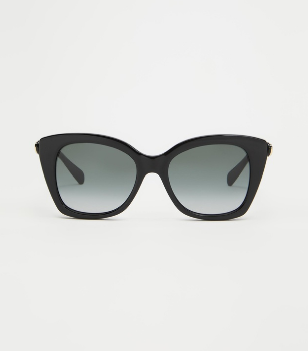 [Gucci Sunglasses](https://www.theiconic.com.au/gg0921s001-1350396.html
|target="_blank"), $420 now $294
