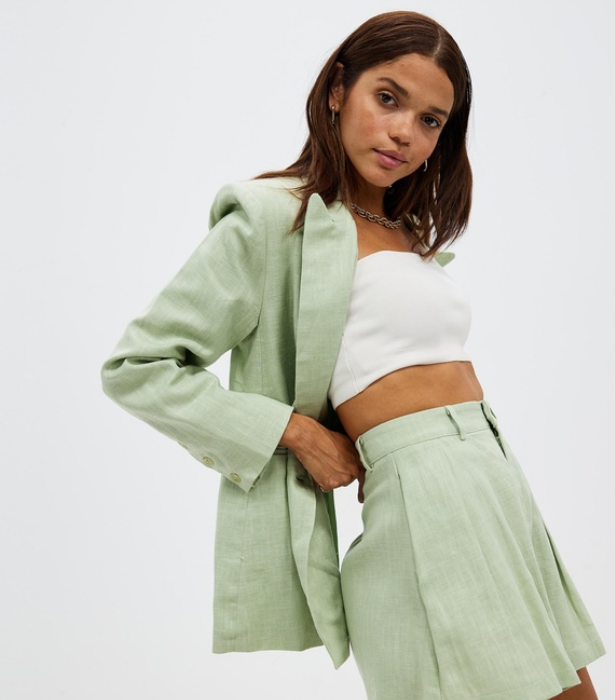 **The experimental-coloured blazer** <br><br>
Anyone can pull off a blazer in a vibrant hue, so make sure you're game enough. In terms of investment pieces in an exuberant shade, opt for an on-trend green or hot pink, like this linen number from AERE. <br><br>
*AERE Ramie Blazer, $160 at [THE ICONIC](https://www.theiconic.com.au/ramie-blazer-1454432.html|target="_blank")* 
