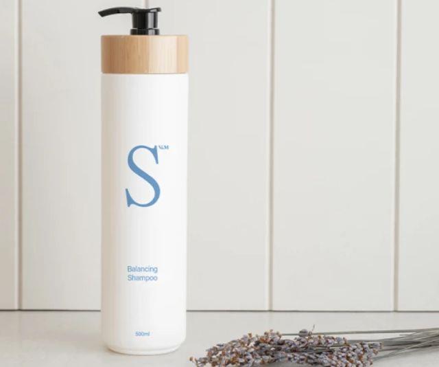 **V&M Spa Balancing Shampoo, $79 at [Hardtofind](https://www.hardtofind.com.au/251320_balancing-shampoo|target="_blank"|rel="nofollow")**<br><br> 
Formulated with Tasmanian Bridestowe lavender, native Australian Kakadu plum, cranberry and green tea, this balancing shampoo gently clarifies, tones blondes and comes in a chic refillable pump bottle.