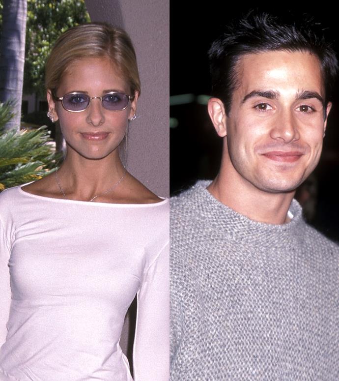 **1998-1999**
<br><br>
After filming wrapped, the pair remained good friends and frequently caught up at dinner parties with their wider group of acquaintances.
<br><br>
"We started this weekly barbecue thing... and me and my cousins would come over and cook food for [Gellar] and her friends," Prinze told *Us Weekly* in 2020. "And then we'd make sure everybody ate, and that was kind of how our friendship began."