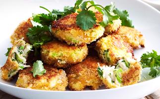 Crab cakes with lime and chilli mayonnaise