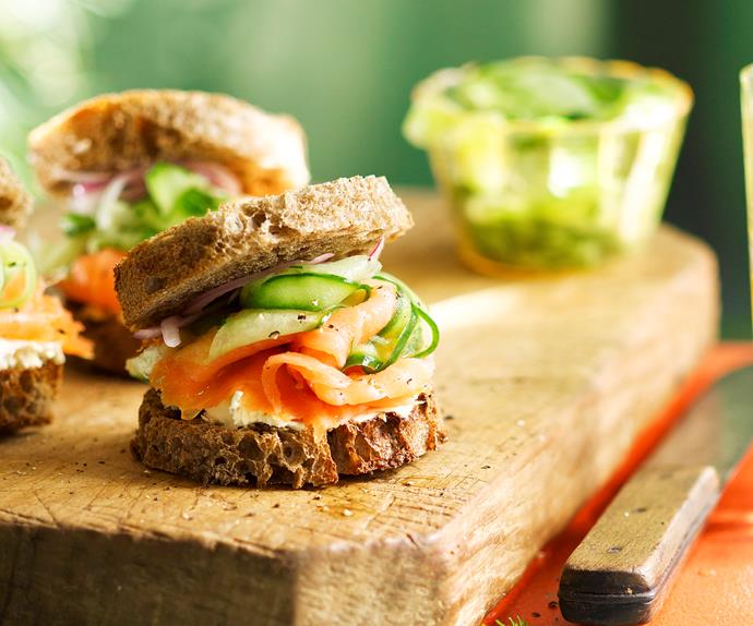 Rye toasts with smoked salmon and pickled vegetables