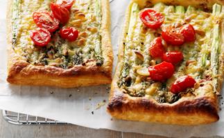 Asparagus, cheese and tomato tarts