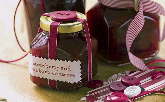 STRAWBERRY AND RHUBARB CONSERVE