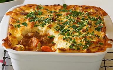 Veal pie with cheesy semolina topping