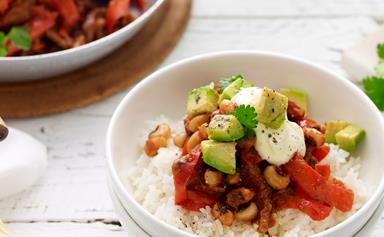 Chilli con carne with black eyed beans