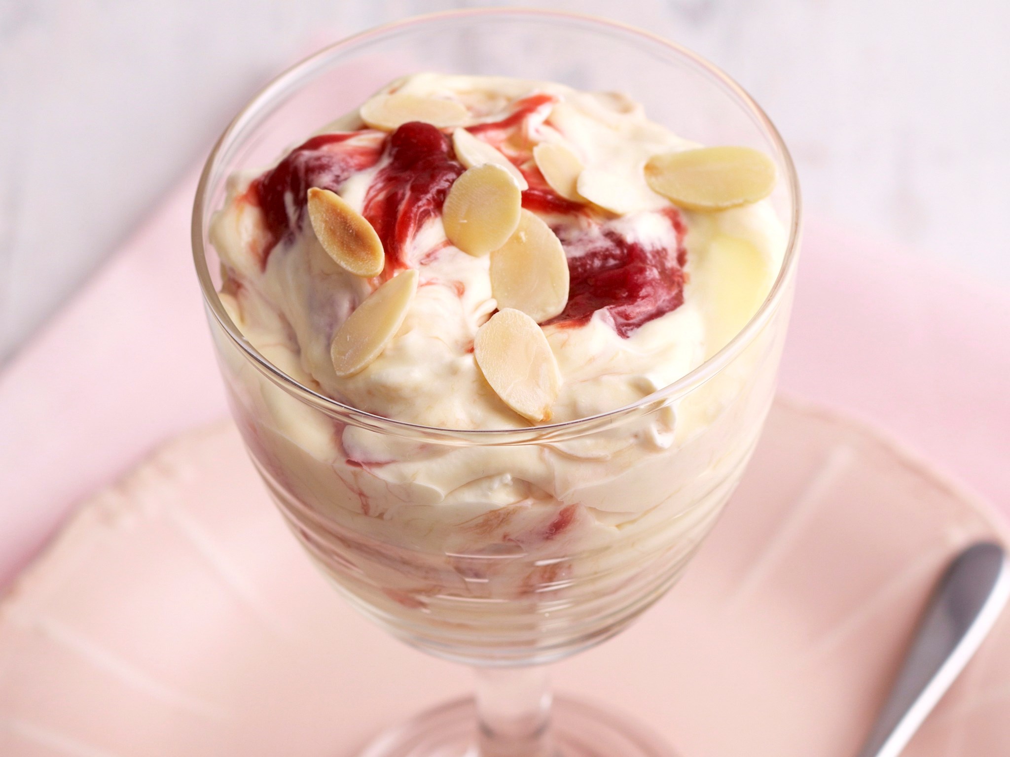 Rhubarb fool with thick vanilla custard recipe | New Zealand Woman&amp;#39;s ...