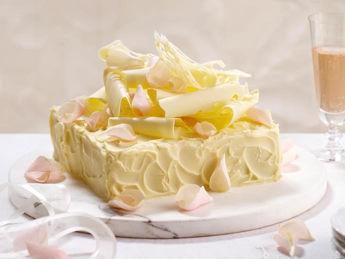 **[White wedding mud cake](https://www.womensweeklyfood.com.au/recipes/white-wedding-mud-cake-18084|target="_blank")**
