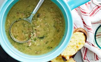 Zucchini Soup with Chessy Croutons