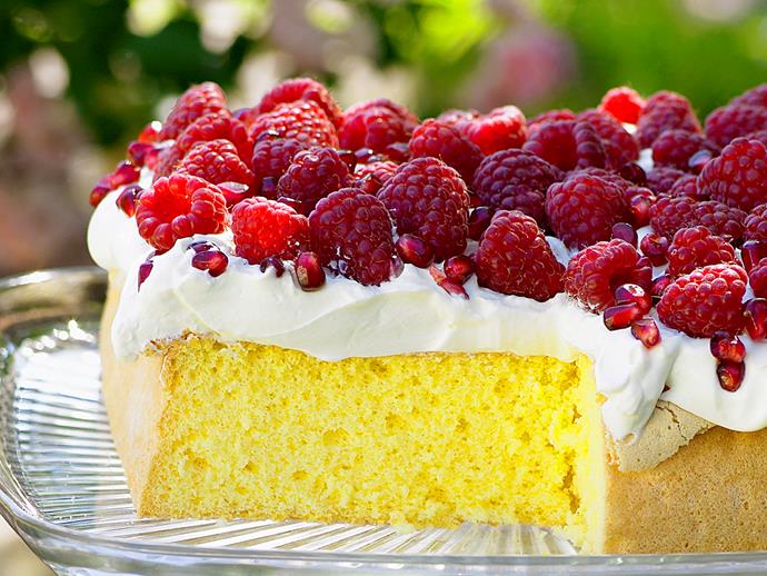 **[Raspberries and cream sponge cake](https://www.womensweeklyfood.com.au/recipes/raspberries-and-cream-sponge-cake-23285|target="_blank")**