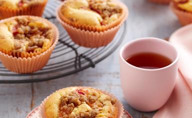 Nectarine crumble muffins